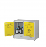 Armadio di sicurezza filtrato ed aspirato per lo stoccaggio di 30 litri di prodotti chimici, acidi, basi, in conformita’ alle norme EN 61010-1, EN 16121, EN 16122 - marchio CE - certificato TÜV